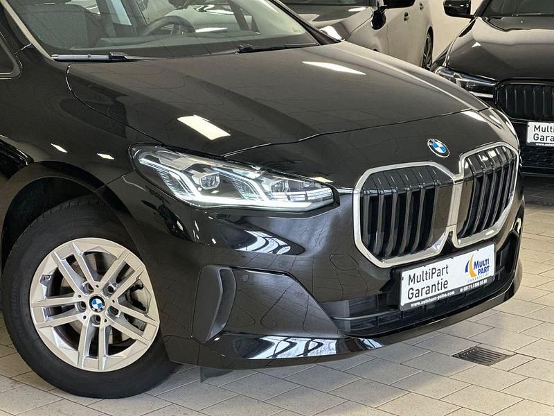 Gebraucht BMW 220 170 PS (125 kW) 2023 Schwarz Van / Kleinbus