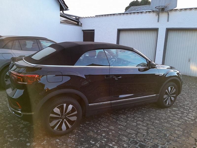 Gebraucht VW T-Roc Cabriolet Move 150 PS (110 kW) 2023 Schwarz Cabrio