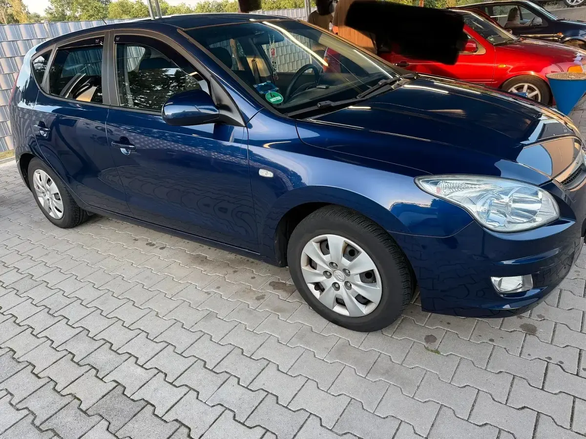 Gebraucht Hyundai i30 109 PS (80 kW) 2007 Blau Kleinwagen