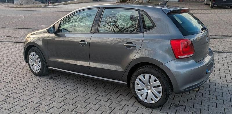 Gebraucht VW Polo Comfortline 90 PS (66 kW) 2011 Grau Kleinwagen