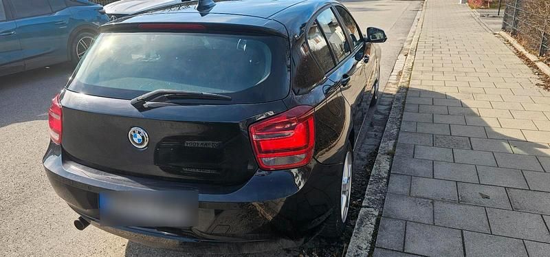 Gebraucht BMW 116 116 PS (85 kW) 2013 Schwarz Kleinwagen