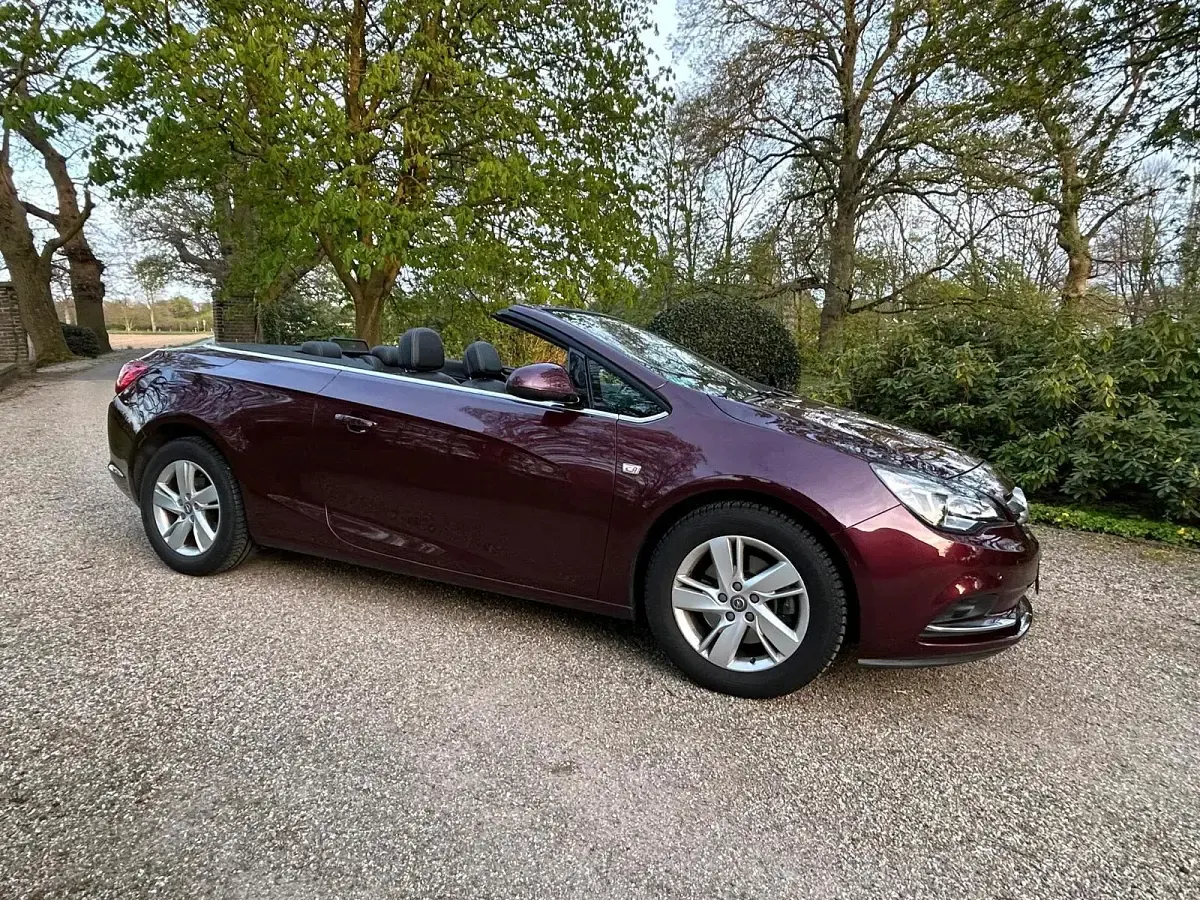 Gebraucht Opel Cascada 120 PS (88 kW) 2013 Rot Cabrio