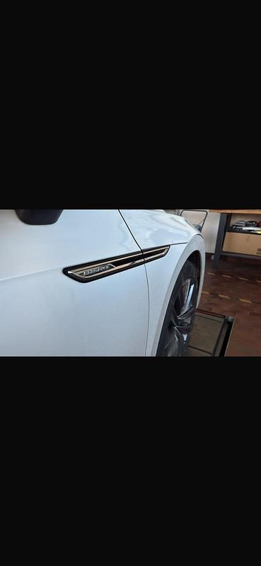 Gebraucht VW Arteon 239 PS (175 kW) 2018 Weiß Kleinwagen