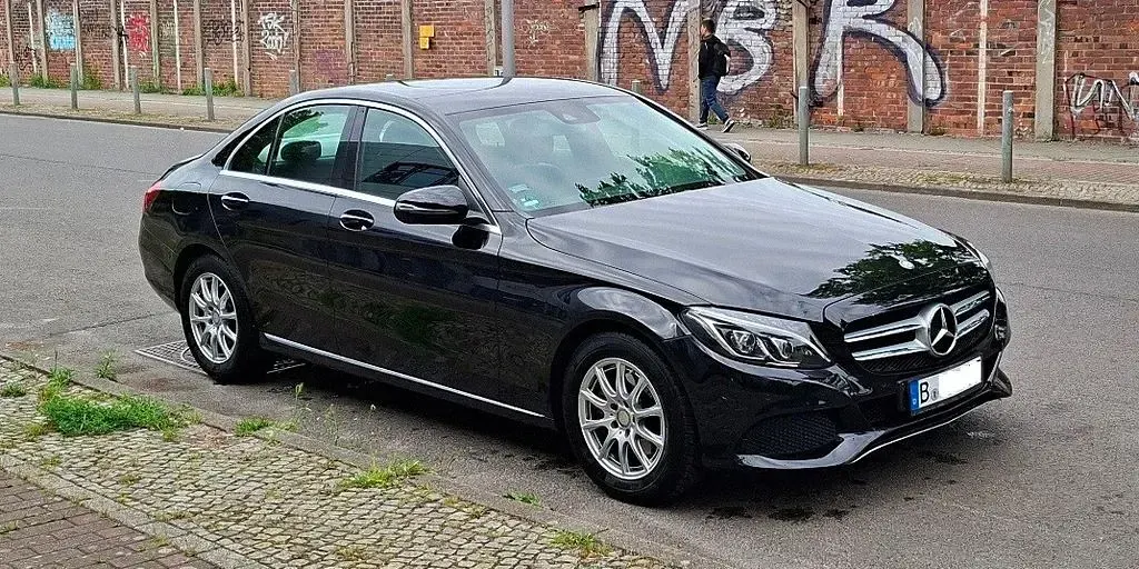 Gebraucht Mercedes C200 Edition 184 PS (135 kW) 2016 Schwarz Limousine