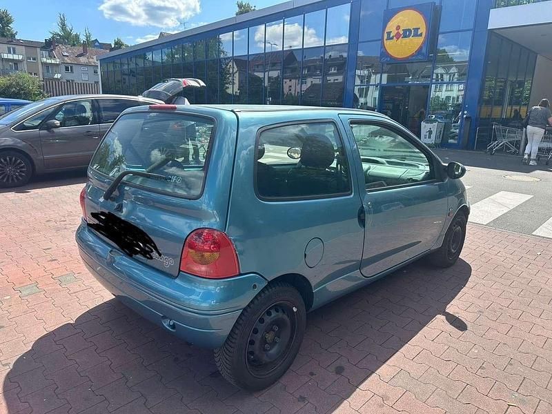 Grün Gebraucht 2002 Renault Twingo Kleinwagen | 850 € - Bild 1/2