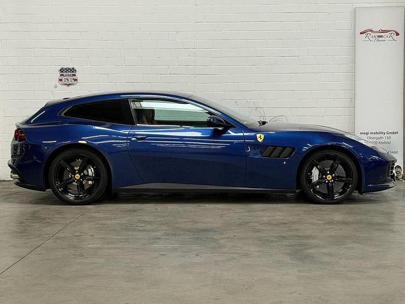 Gebraucht Ferrari GTC4Lusso 689 PS (506 kW) 2017 Blau Kombi