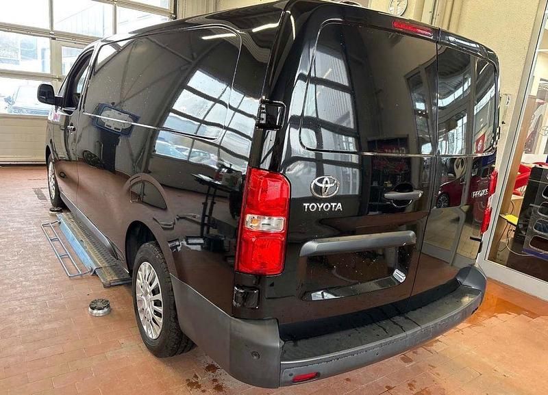 Gebraucht Toyota Proace 144 PS (105 kW) 2022 Schwarz Van / Kleinbus