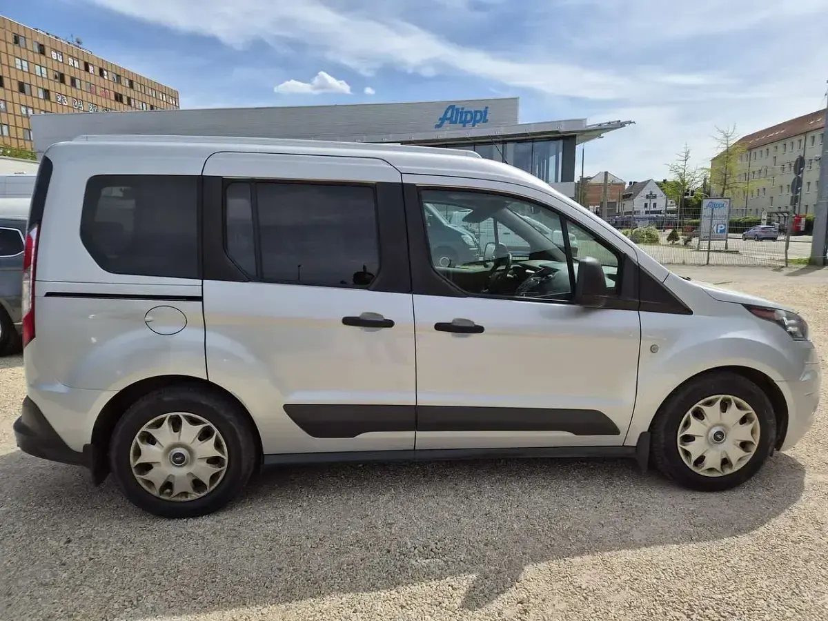 Gebraucht Ford Transit Trend 101 PS (74 kW) 2017 Polarsilber metallic Kombi