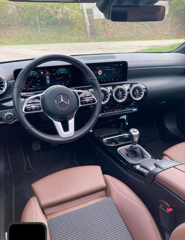 Gebraucht Mercedes CLA180 116 PS (85 kW) 2021 Schwarz Limousine