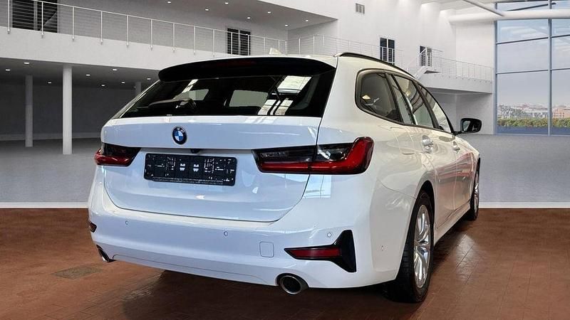 Gebraucht BMW 320 Advantage 190 PS (139 kW) 2021 Weiß Kombi
