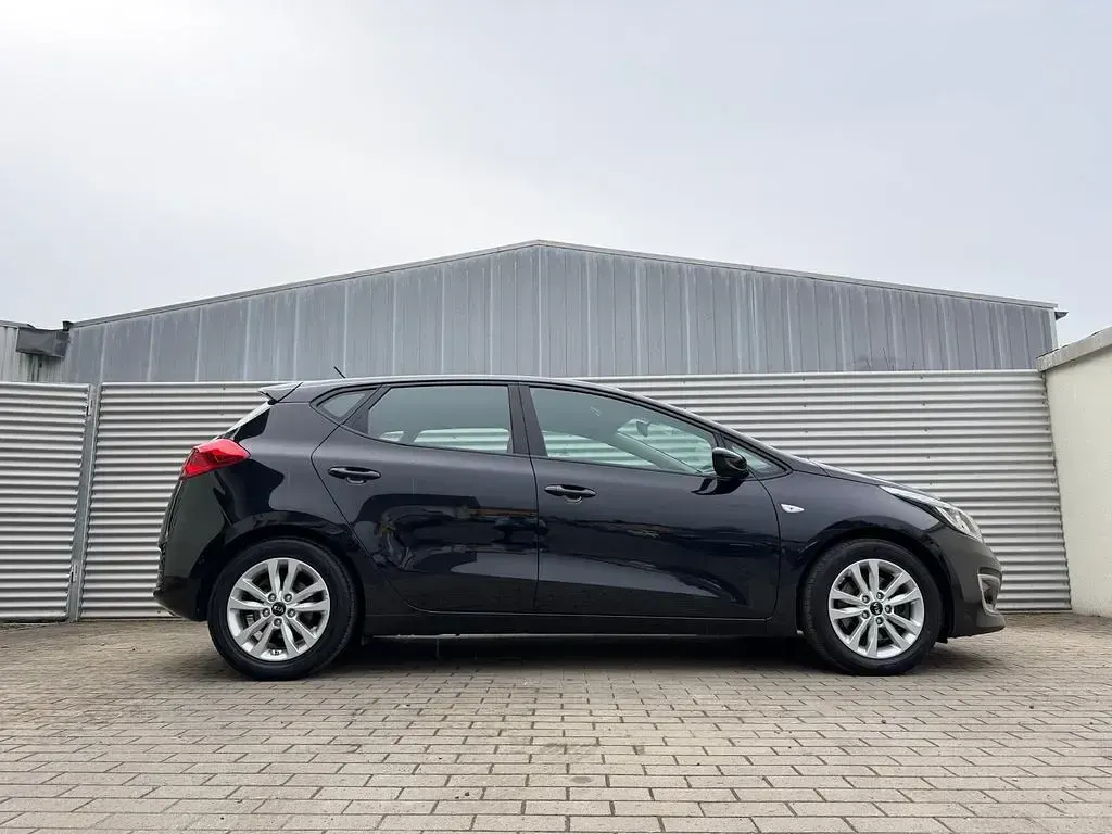Używany Kia Ceed Edition 7 99 KM (72 kW) 2017 Czarny Hatchback