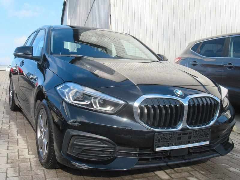 Gebraucht BMW 118 Advantage 136 PS (100 kW) 2022 Schwarz Kleinwagen