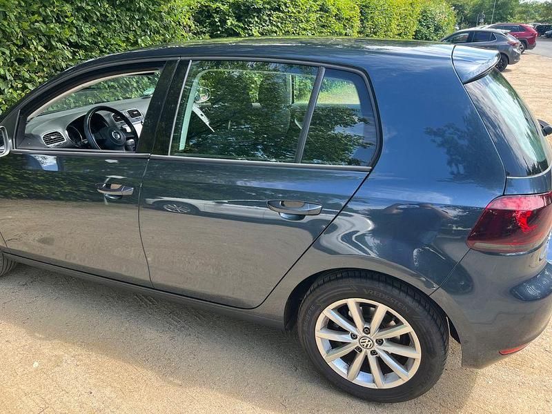 Blau Gebraucht 2009 VW Golf VI Comfortline Limousine | 5.700 € (Fairer Preis) - Bild 1/4