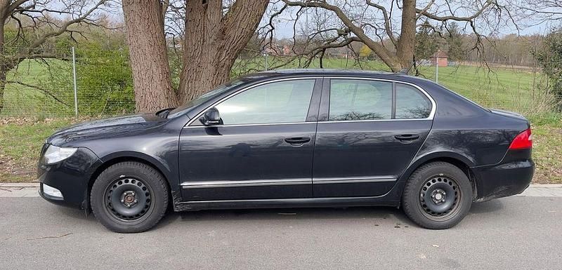 Gebraucht Skoda Superb Elegance 170 PS (125 kW) 2010 Schwarz Limousine
