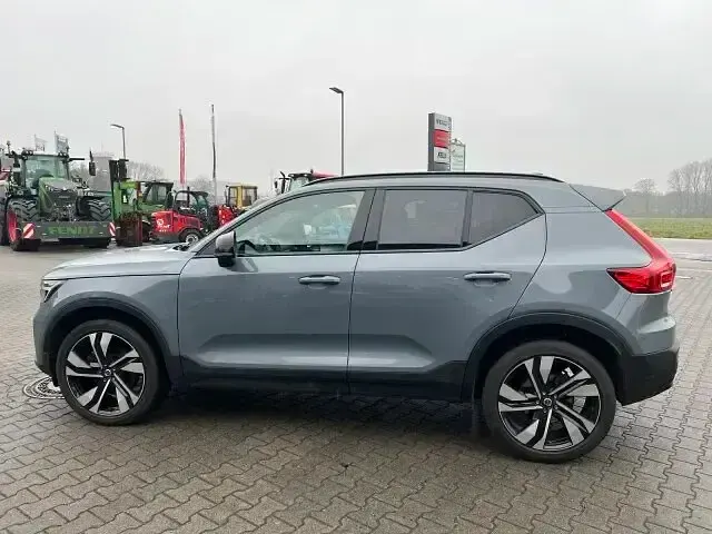 Second-hand Volvo XC40 Plus 197 CP (144 kW) 2023 Gri SUV