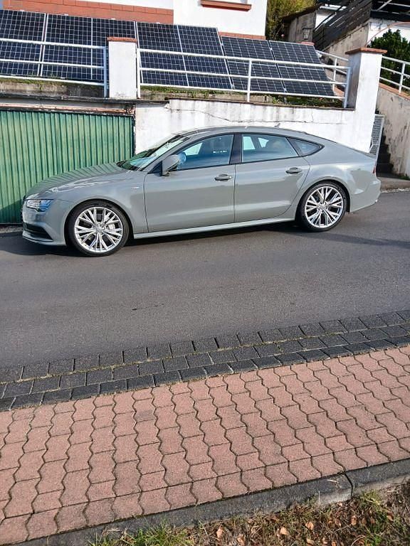 Grau Gebraucht 2017 Audi A7 Sportback Performance Kleinwagen | 37.500 € (Fairer Preis) - Bild 1/4