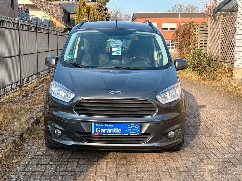 Gebraucht Ford Tourneo Courier Titanium 101 PS (74 kW) 2016 Grau Van / Kleinbus