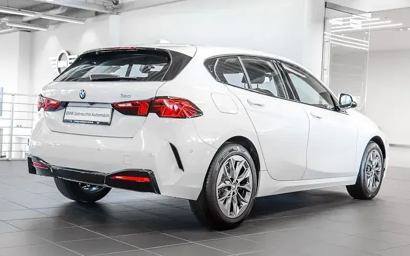 Gebraucht BMW 120 Shadowline 170 PS (125 kW) 2025 Weiß Kleinwagen
