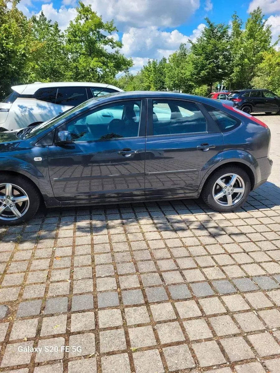 Gebraucht Ford Focus Ghia 125 PS (91 kW) 2007 Grau Kombi
