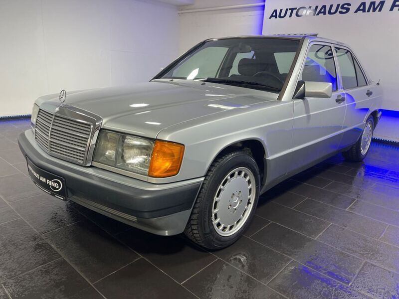 Gebraucht Mercedes 190 163 PS (119 kW) 1991 Brillantsilber metallic Limousine