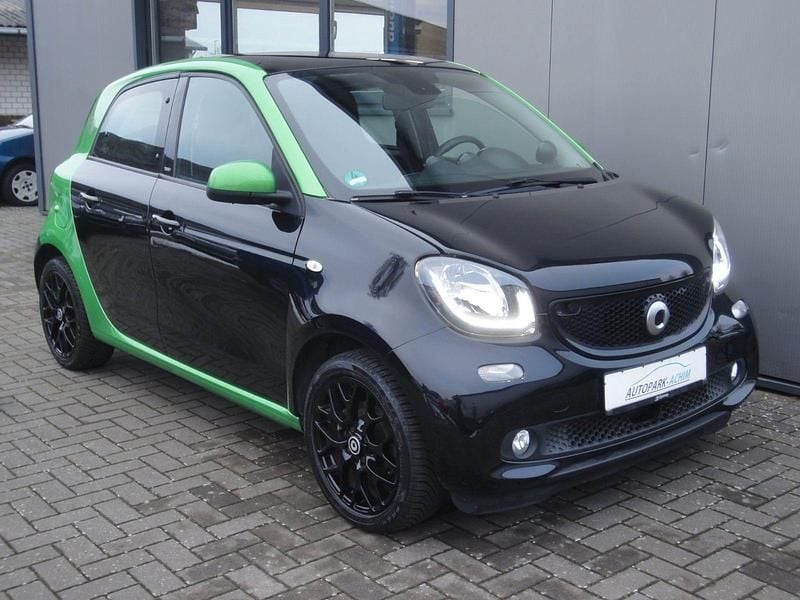 Gebraucht Smart ForFour Electric Drive 60 kW (82 PS) 2018 Schwarz Kleinwagen