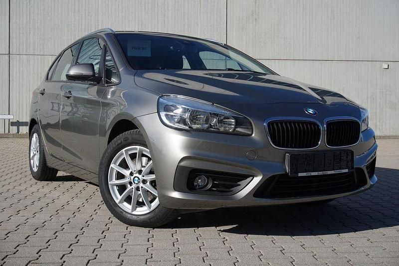 Gebraucht BMW 218 136 PS (100 kW) 2016 Platinsilber metallic Van / Kleinbus