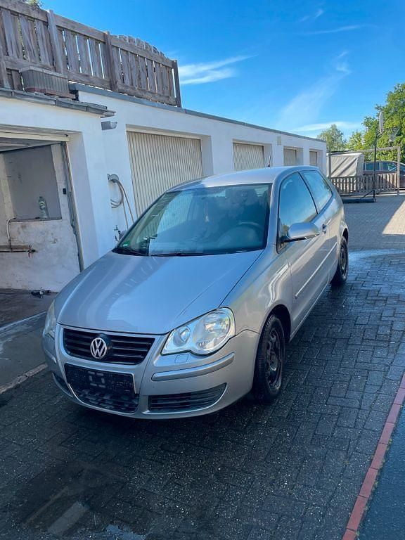 Grau Gebraucht 2009 VW Polo Trendline Kleinwagen | 899 € (Superpreis) - Bild 1/4