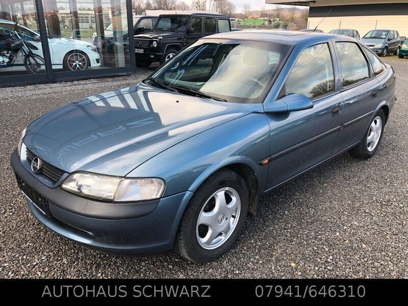 Blau Gebraucht 1998 Opel Vectra Limousine | 2.750 € (Etwas zu teuer) - Bild 1/4
