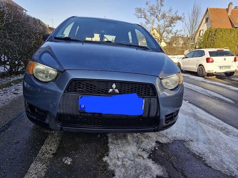 Blau Gebraucht 2009 Mitsubishi Colt Inform Limousine | 3.000 € (Fairer Preis) - Bild 1/4
