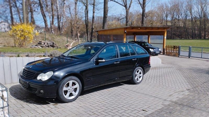 Second-hand Mercedes C180 Elegance 143 CP (105 kW) 2006 Negru Break