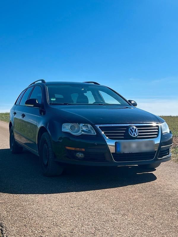 Schwarz Gebraucht 2009 VW Passat Kombi | 2.499 € (Fairer Preis) - Bild 1/4