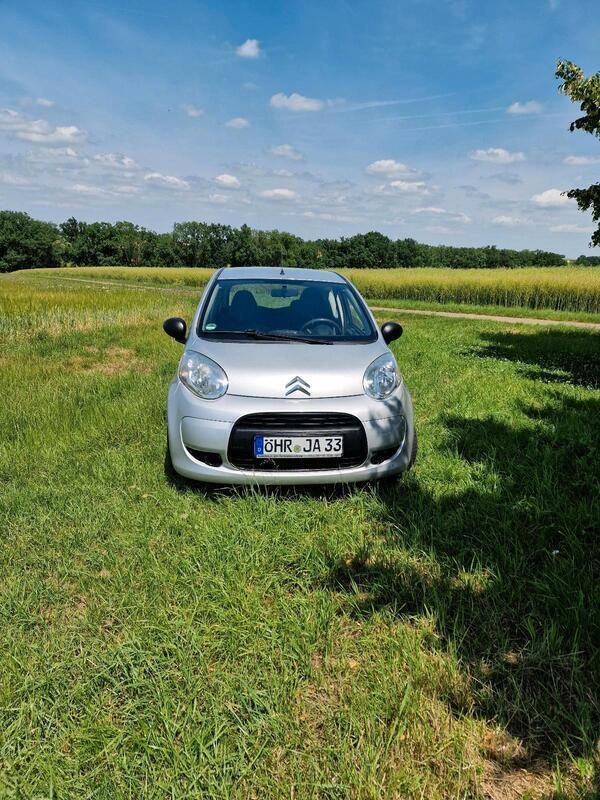 Silber Gebraucht 2010 Citroën C1 Kleinwagen | 2.150 € (Guter Preis) - Bild 1/4