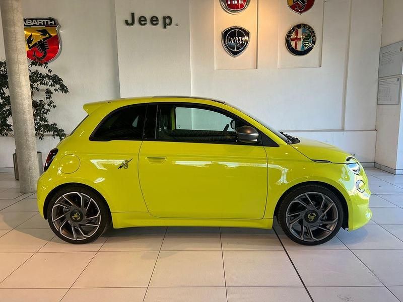 Usata Abarth 500e 114 kW (156 CV) 2023 Verde Utilitaria