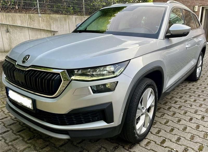 Grau Gebraucht 2021 Skoda Kodiaq Style SUV | 29.400 € (Fairer Preis) - Bild 1/4