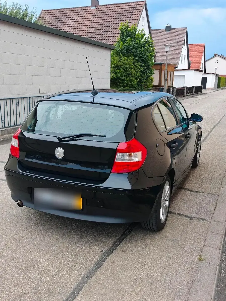 Gebraucht BMW 116 116 PS (85 kW) 2004 Schwarz Kleinwagen