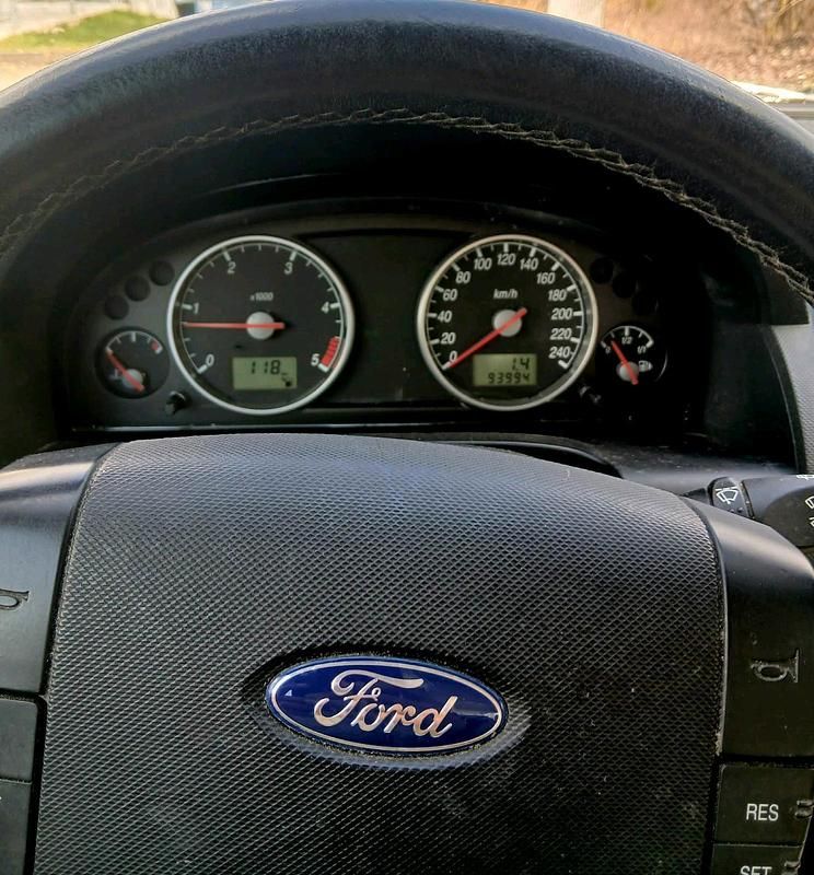 Gebraucht Ford Mondeo 130 PS (95 kW) 2002 Grau Limousine