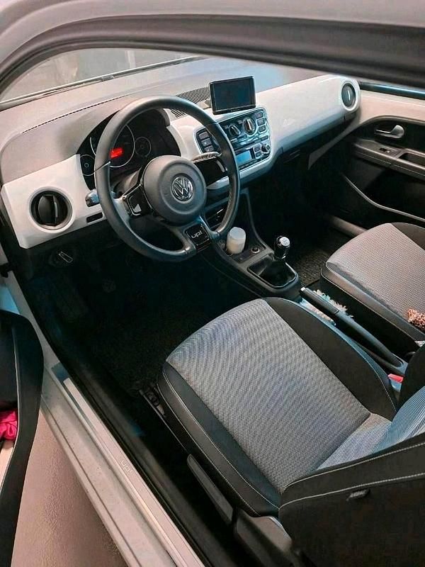 Second-hand VW up! 75 CP (55 kW) 2012 Alb Hatchback
