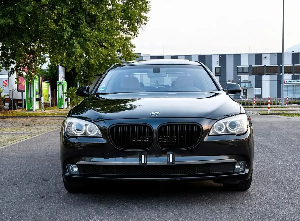 Gebraucht BMW 750 Comfort Edition 408 PS (300 kW) 2009 Schwarz Limousine