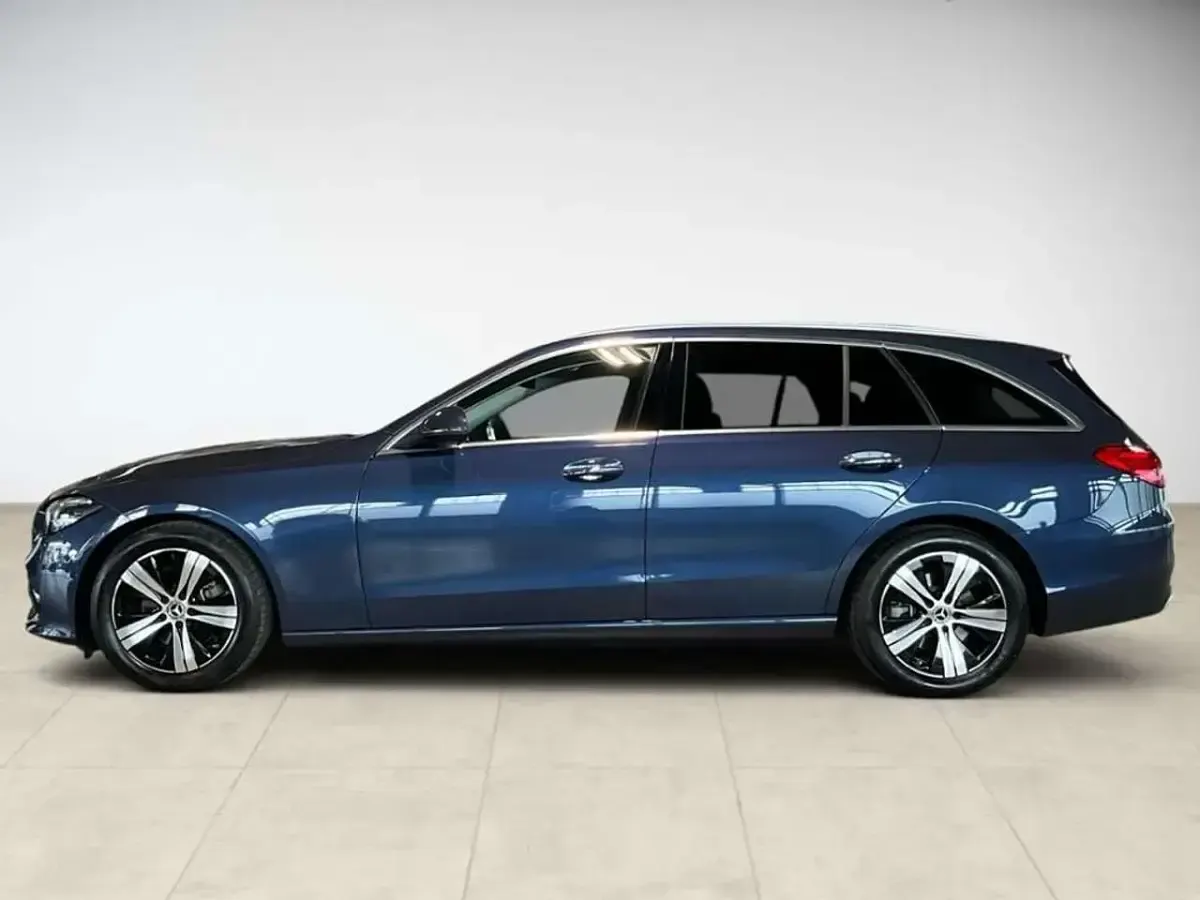 Gebraucht Mercedes C220 Avantgarde 200 PS (147 kW) 2023 Metalliclack sodalithblau Kombi