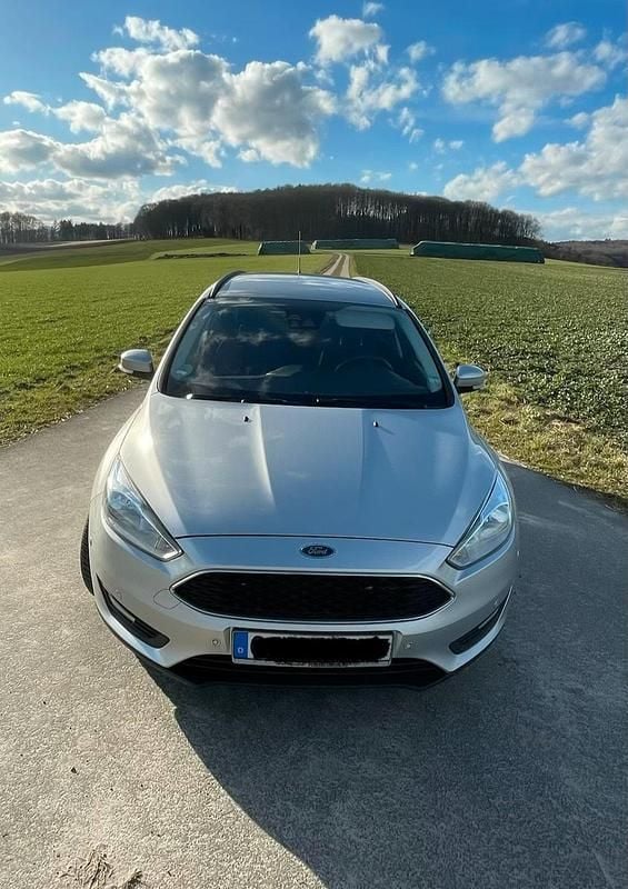 Gebraucht Ford Focus 120 PS (88 kW) 2016 Silber Kombi