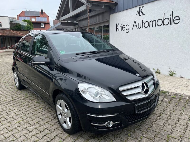 Schwarz Gebraucht 2010 Mercedes B200 Van / Kleinbus | 8.990 € (Etwas zu teuer) - Bild 1/4