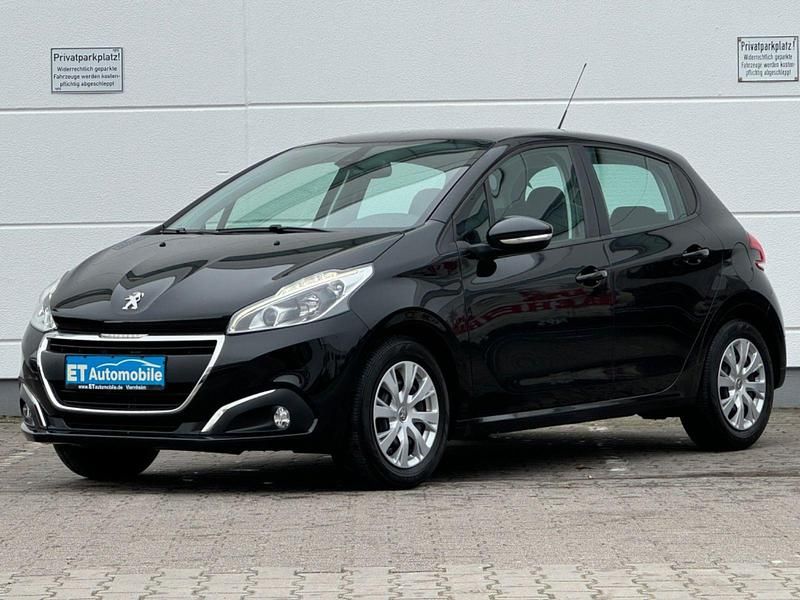 Gebraucht Peugeot 208 82 PS (60 kW) 2018 Schwarz Kleinwagen