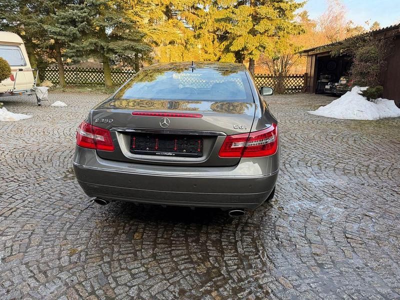 Gebraucht Mercedes E350 Avantgarde 292 PS (214 kW) 2009 Andere farben Coupé