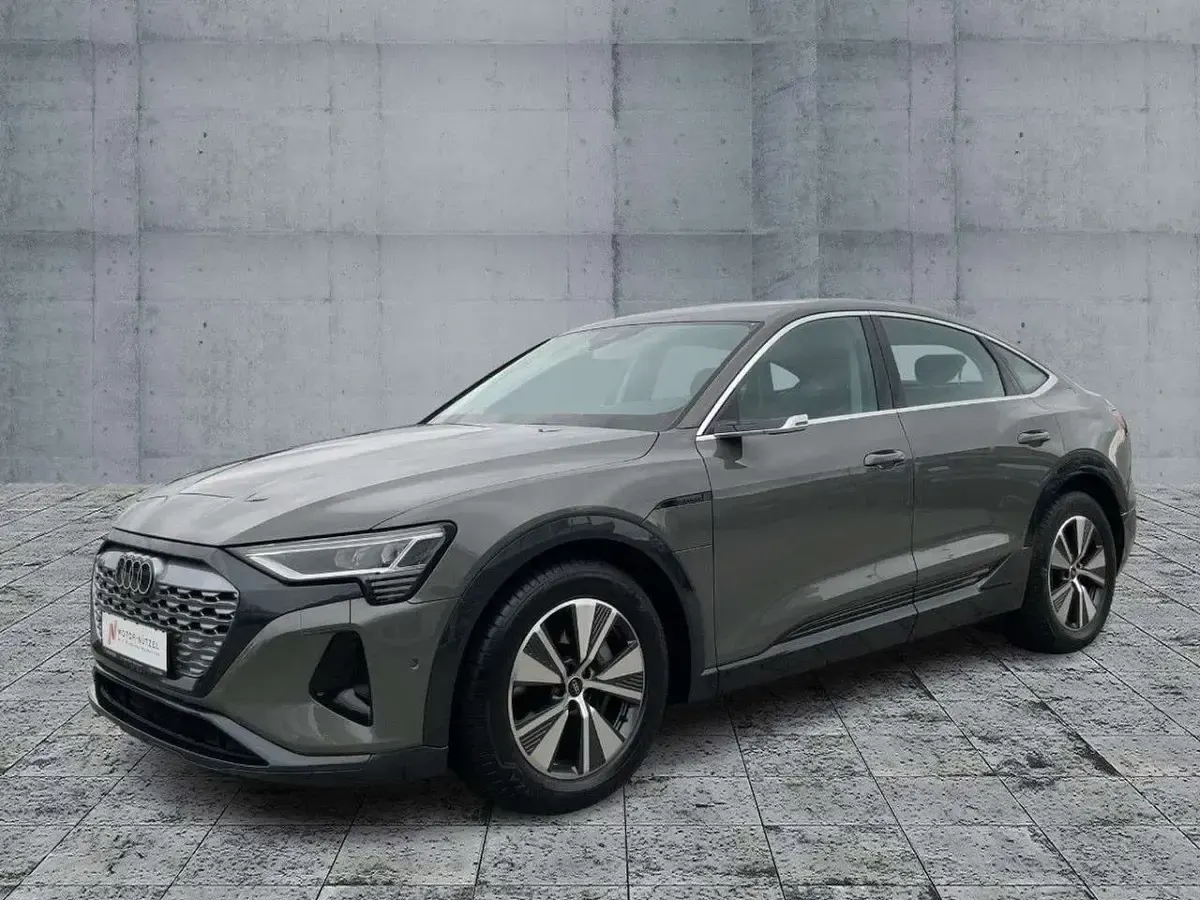 Gebraucht Audi Q8 e-tron Advanced 300 kW (408 PS) 2023 Chronosgrau metallic SUV