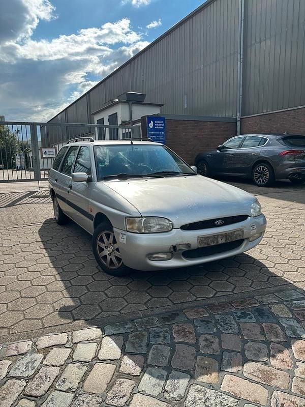 Silber Gebraucht 1997 Ford Escort Kombi | 1.795 € (Fairer Preis) - Bild 1/4