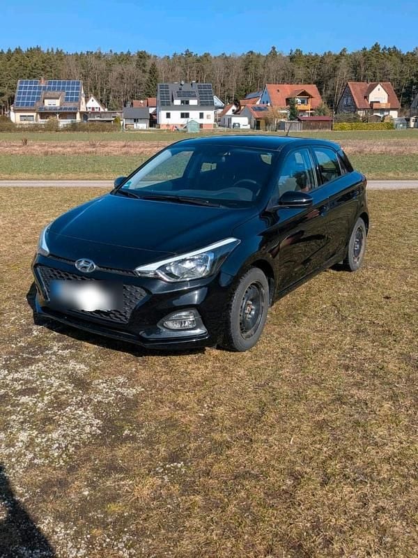 Gebraucht Hyundai i20 Active 100 PS (73 kW) 2019 Schwarz Kleinwagen
