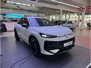 Neu VW T-Roc 150 PS (110 kW) 2026 Weiß (pure white) SUV