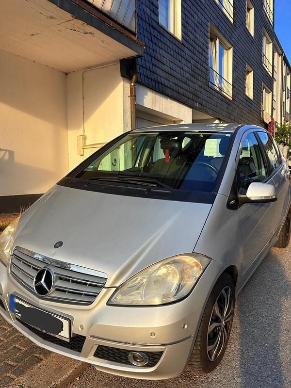 Gebraucht Mercedes A150 95 PS (69 kW) 2009 Silber Kleinwagen