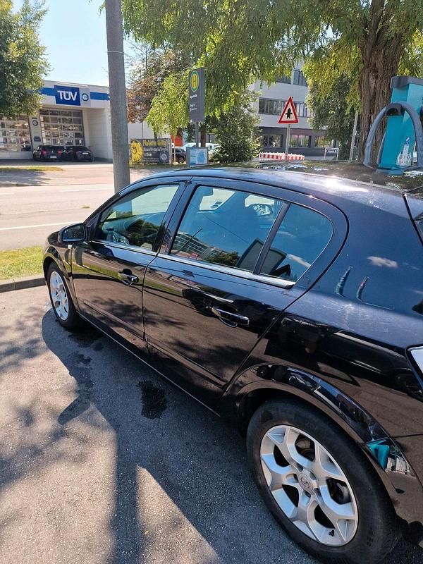 Gebraucht Opel Astra 125 PS (91 kW) 2005 Schwarz Limousine