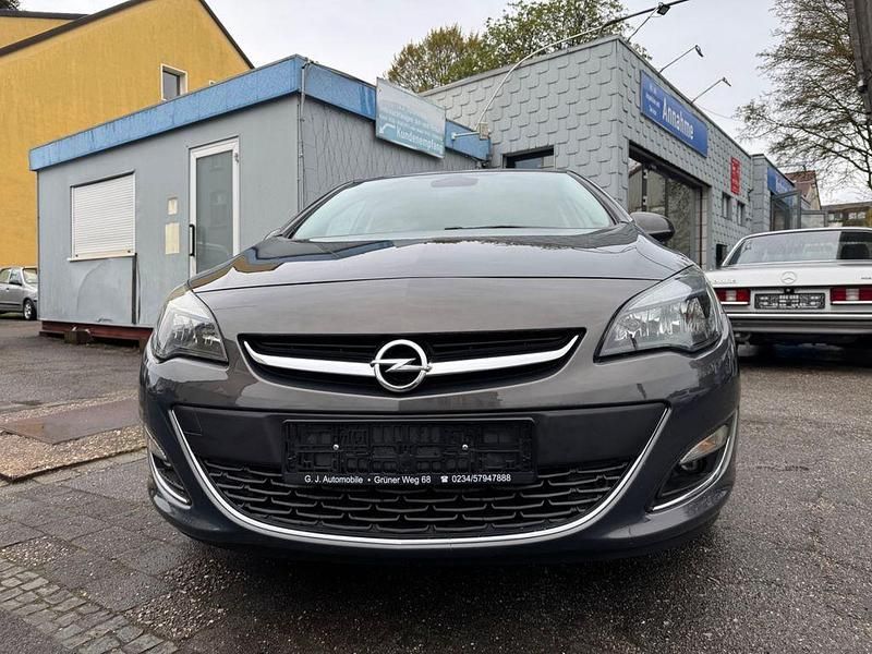 Gebraucht Opel Astra Innovation 131 PS (96 kW) 2013 Grau Limousine